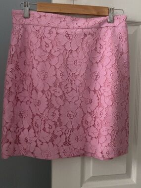 Ann Taylor Pink Floral Lace Mini Skirt size 4